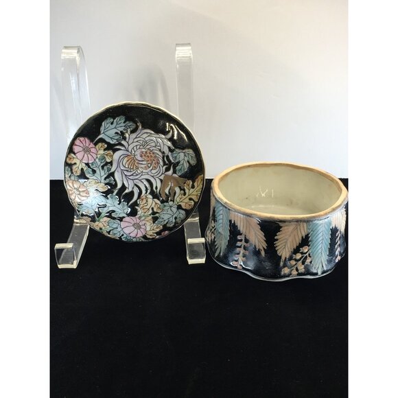 Vintage Japanese Ceramic Trinket Box with Lid Round Floral Design Decorative - Picture 8 of 12